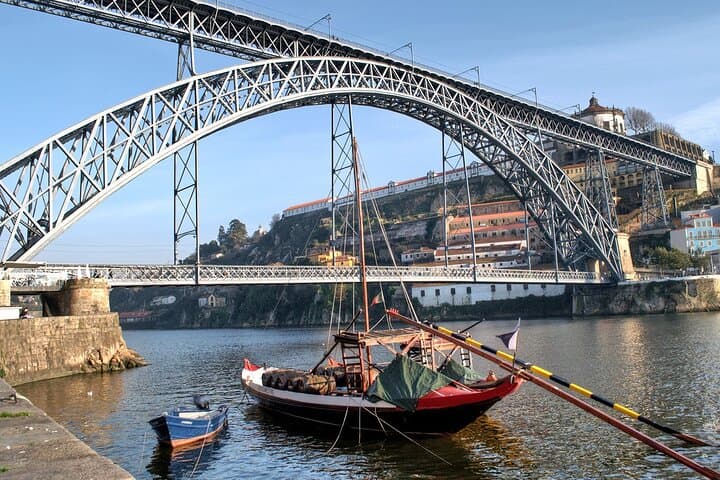 Porto, Gaia & Matosinhos Private Panoramic Tour — Half-Day Guide and Tips photo 4