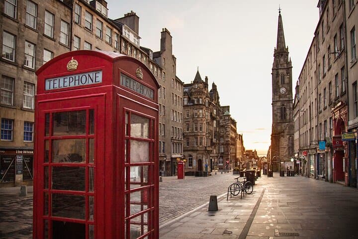 Edinburgh Old Town Private Walking Tour: Royal Mile, Castle & Museum Highlights photo 5