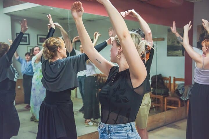 Learn Flamenco in Valencia: 1-Hour Introductory Dance Class photo 3