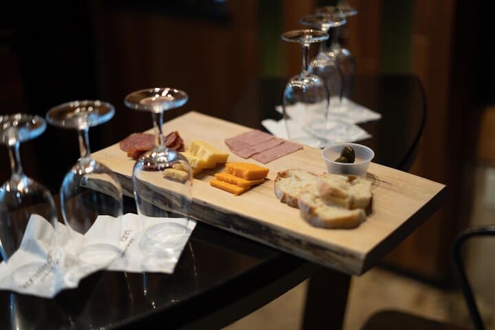 Niagara-on-the-Lake Beer & Wine Tour: Afternoon Tastings in Wine Country photo 3