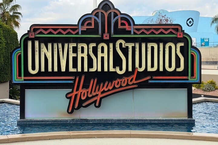 Private Universal Studios Shuttle from Anaheim to Universal Studios Hollywood