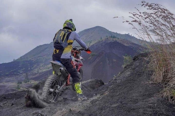 Off-Road Bali Dirt Bike Tour: Scenic Mountain Enduro in Ubud photo 2