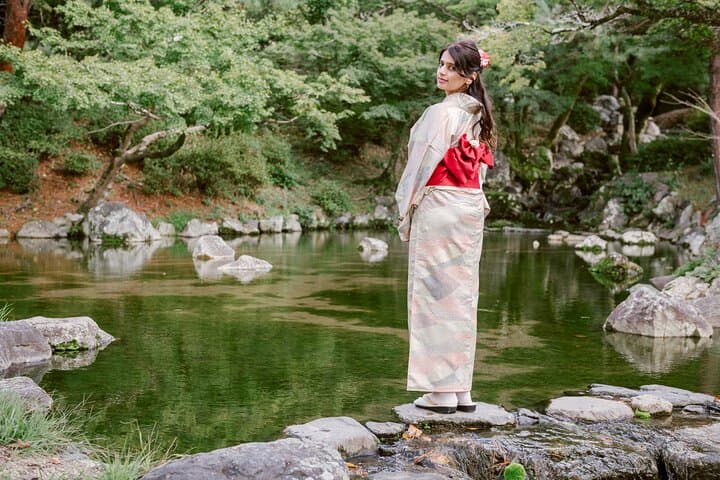 Private Kyoto Photo Session: Kimono Shoot in Gion & Yasaka Shrine photo 3