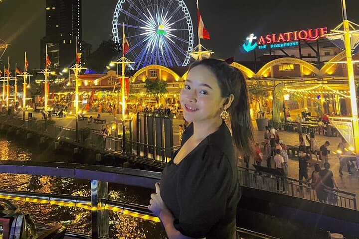 VELA Dinner Cruise: Bangkok Night Views, Buffet & Thai Shows photo 3