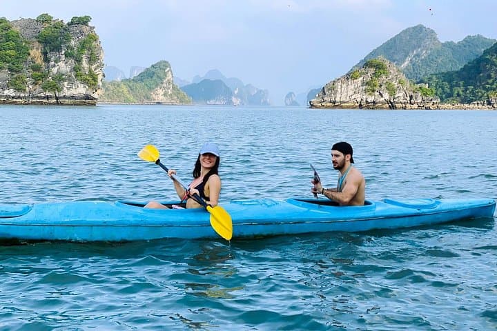 Private Canoe in Lan Ha Bay: Kayak Bright & Dark Caves and Ba Trai Dao Beach photo 1