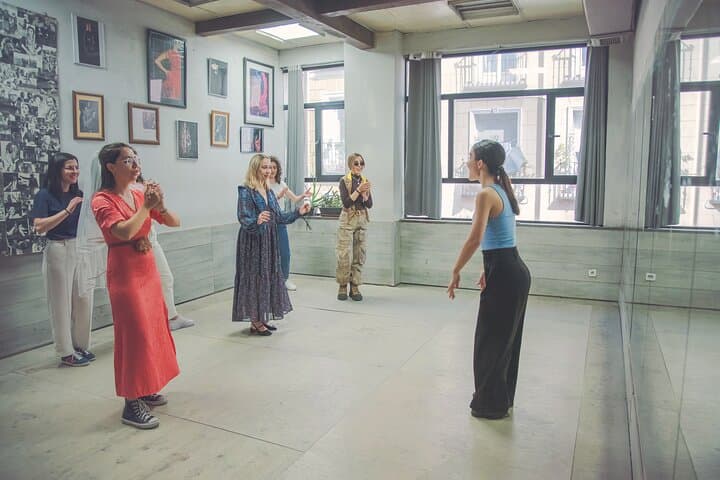 Private 1-Hour Flamenco Class in Málaga: Learn the Basics with a Local Maestro photo 3