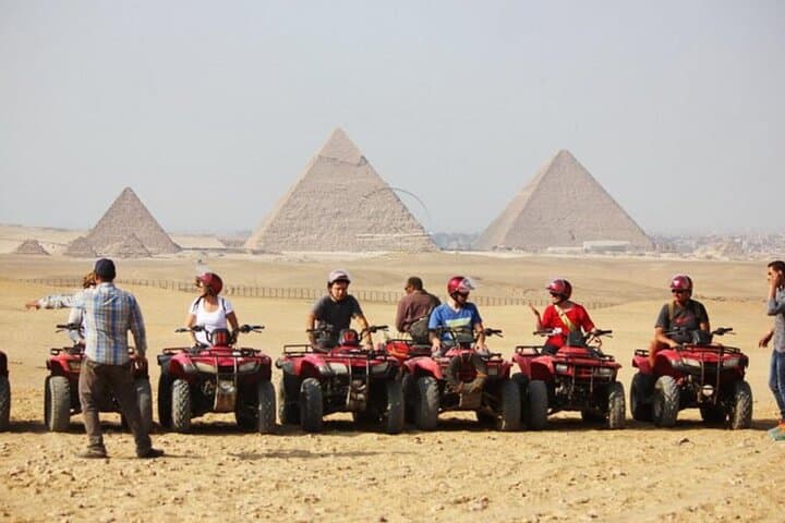Cairo After Dark: Private Downtown Walking Tour Along the Nile