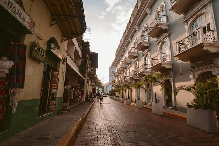 Casco Viejo Walking Tour with Lunch — Panama City Historic Old Town Experience photo 3
