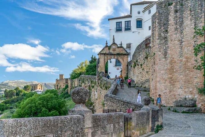 Seville to Granada via Ronda: Private Full‑Day Scenic Tour to the New Bridge and Historic Palaces photo 6