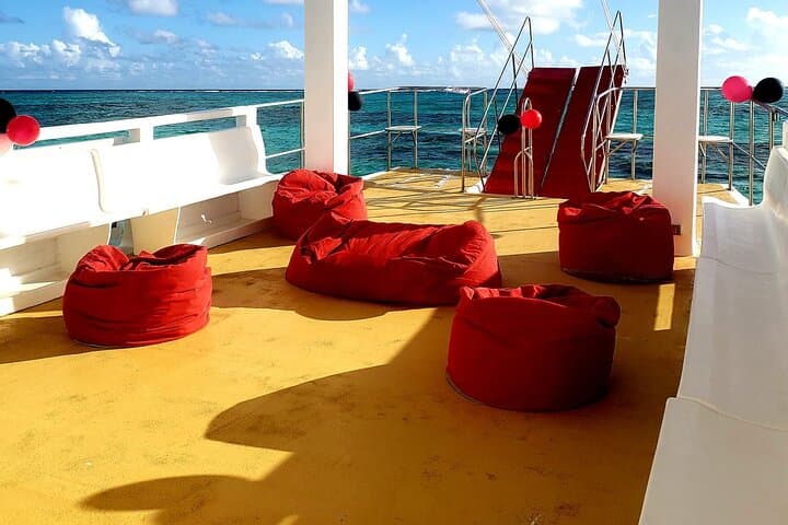 Punta Cana VIP Catamaran Cruise: Snorkeling, Natural Pool & Open‑Bar Experience