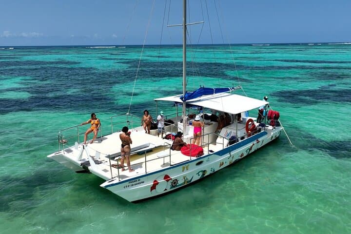 Punta Cana VIP Catamaran Cruise: Snorkeling, Natural Pool & Open‑Bar Experience photo 5