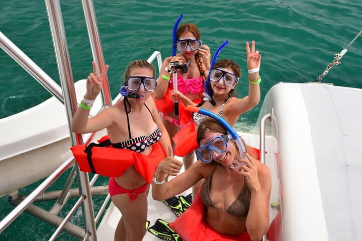 Manuel Antonio Ocean King Catamaran — Full-Day Catamaran from San José & Jacó photo 4
