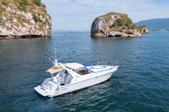 Puerto Vallarta Private Yacht: 6-Hour Snorkel, Beaches & Los Arcos photo 1