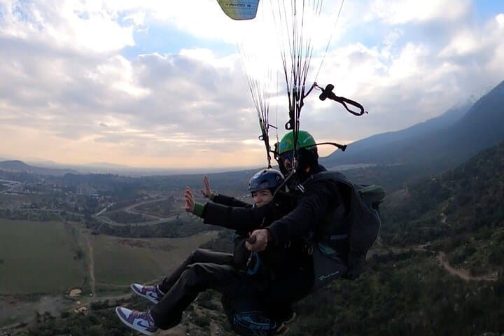 Paragliding Over Santiago: Tandem Flights Above the Andes and Maipo Valley photo 4