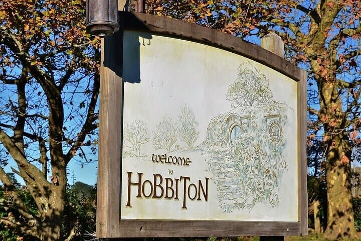 Hobbiton & Waitomo Glowworm Caves Private Tour from Auckland photo 3