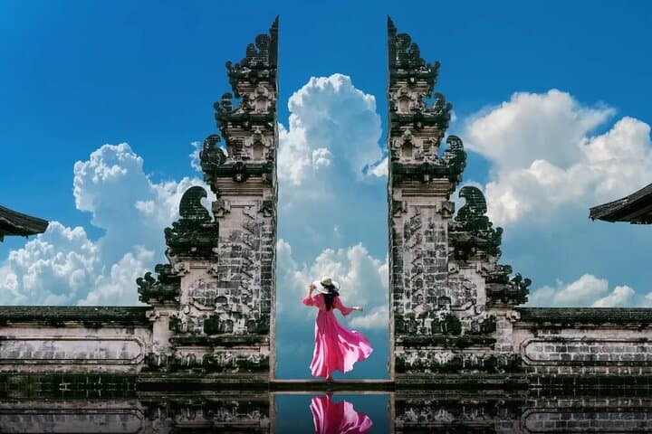 Capture Bali’s Gates & Canyon Light: Private Instagram Photography Tour