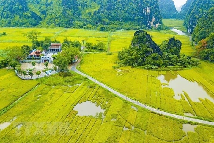 Ninh Binh Hidden Gems Motorbike Tour: Tam Coc Villages, Farms & Cave Temples photo 3