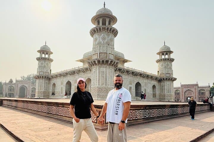 Taj Mahal Sunrise Private Day Tour from Delhi by Car photo 4