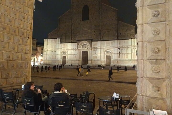 Bologna By Night: Sipping Through the City's Student Squares and Hidden Bars photo 5