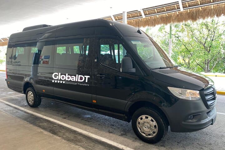 Private Round-Trip Airport Transfer in Punta Cana — Group VIP Transportation