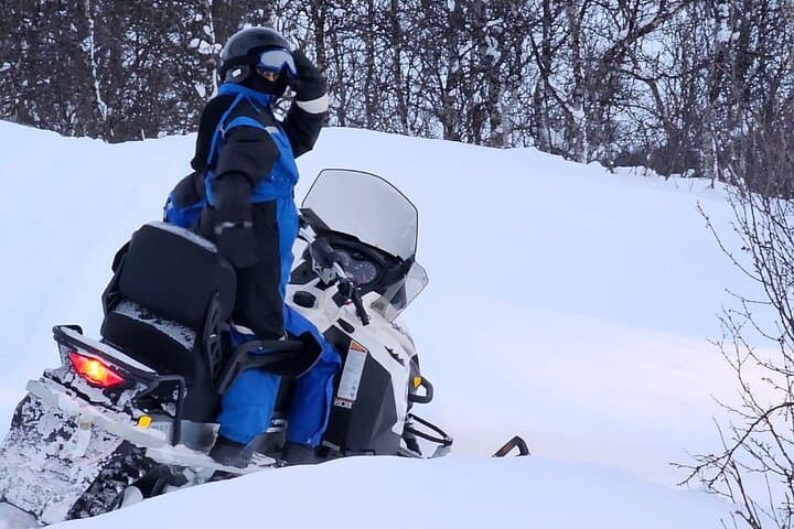 Beginner Snowmobiling in Tromsø: 5-Hour Arctic Intro with Photos photo 4