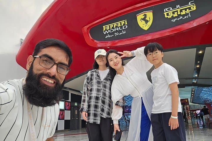 Day Trip from Dubai to Abu Dhabi: Sheikh Zayed Mosque, Emirates Palace & Heritage Market photo 3