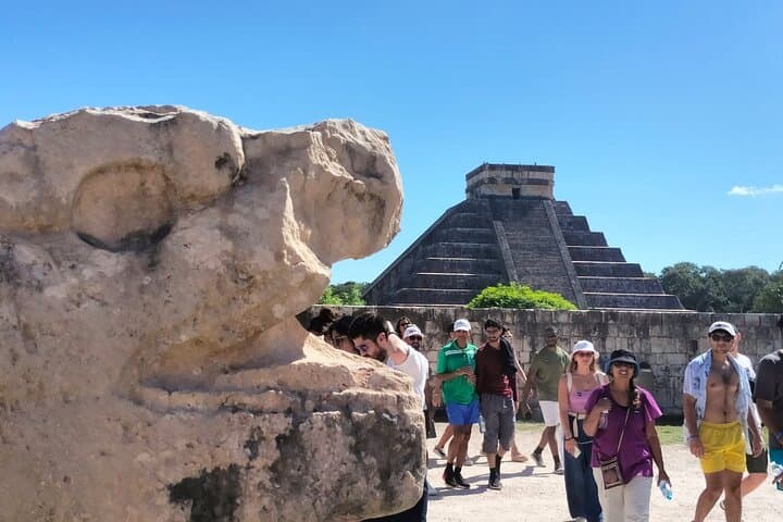Chichen Itza, Cenote Ik Kil & Valladolid: Day-Trip Guide to History, Swimming & Culture photo 2