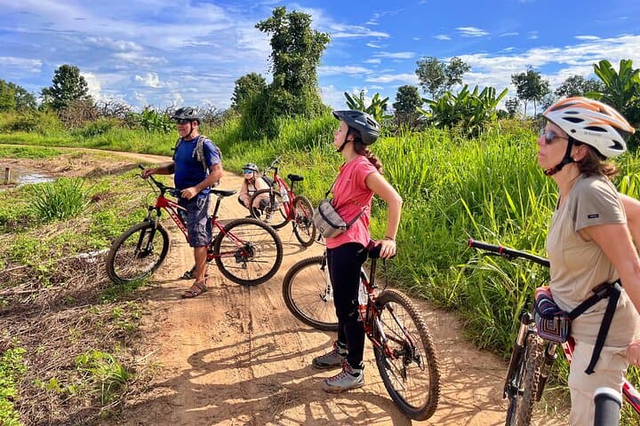 Cycling the Mae Ngat Valley and Buatong Sticky Waterfall