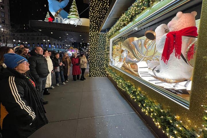New York Christmas Holiday Lights Walking Tour — Rockefeller Tree, Macy's Windows & Bryant Park photo 6