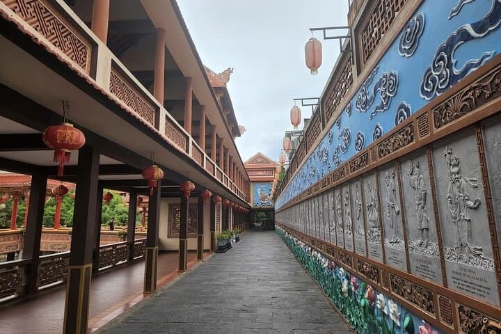 Da Nang Buddhism Tour: Nam Son Pagoda, Marble Mountains & Lady Buddha photo 1