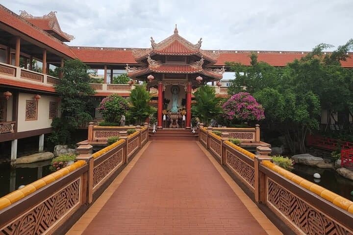Da Nang City Highlights: Nam Son Pagoda, Marble Mountains & the Lady Buddha