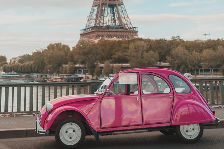 Private Guided Tour in a Pink Citroën 2CV Through Paris photo 6