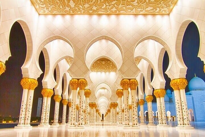 Abu Dhabi Premium Full-Day Sightseeing: Sheikh Zayed, Emirates Palace & Corniche photo 2