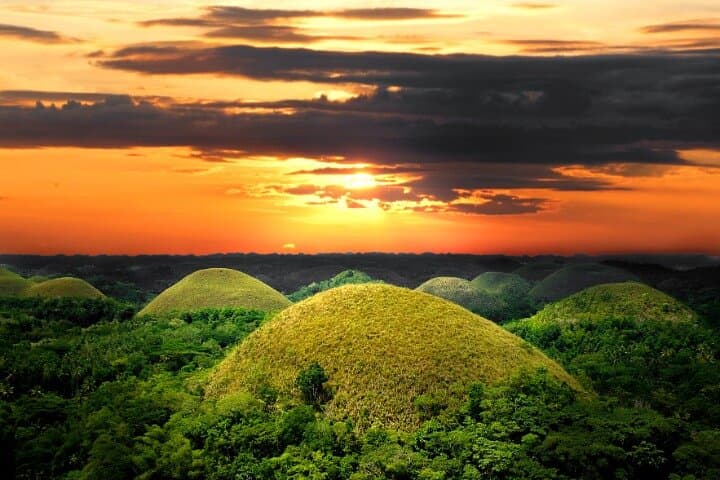 Full-Day Bohol Countryside Tour from Cebu — Chocolate Hills, Tarsiers & Loboc River Cruise photo 2