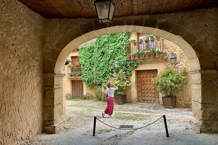 Segovia and Pedraza Day Tour from Madrid — Roman Aqueduct, Alcázar & Medieval Pedraza