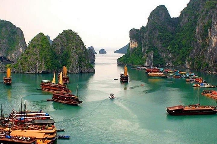 Exquisite 2-Day Bai Tu Long Bay Expedition: Luxury Cruise, Kayaking & Vung Vieng Village photo 4