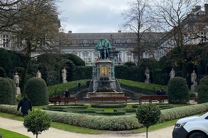 brussels-walking-tour-history-legends-chocolate photo 2