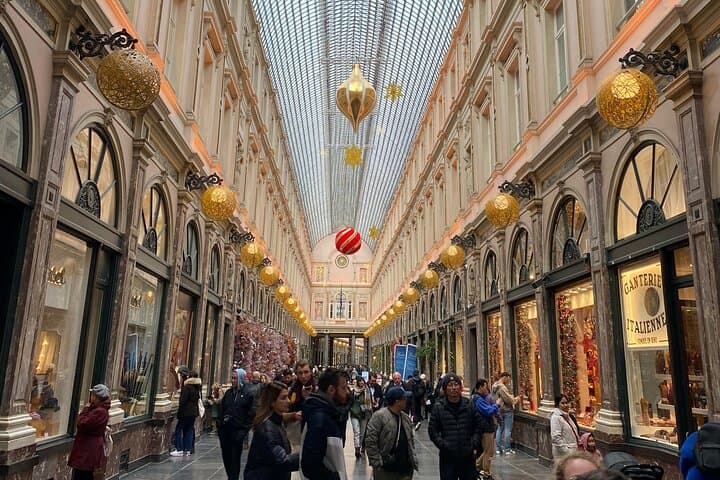 brussels-walking-tour-history-legends-chocolate photo 5