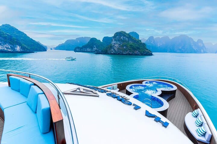 Luxury Halong Bay Day Cruise: Sung Sot Cave, Titov Island & Kayaking photo 3