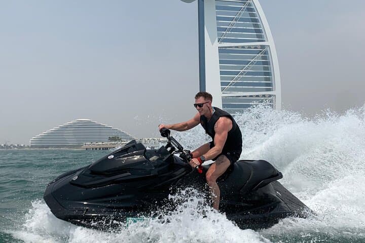 Jet Ski Burj Al Arab: 30-Minute Guided Ride in Dubai photo 3