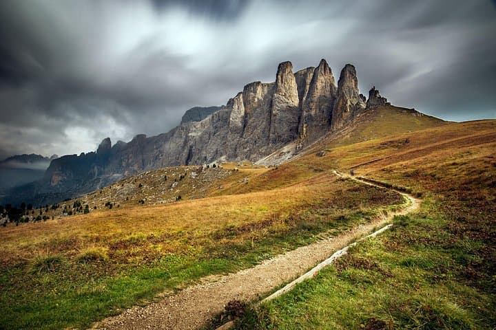 Dolomites 5 Towers & Lagazuoi: Climb Historic WWI Trenches and Enjoy 360° Views
