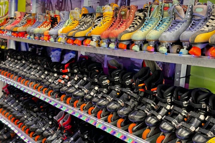 Rollerblade Rentals on Miami Beach Ocean Drive — South Beach Skate Path Guide
