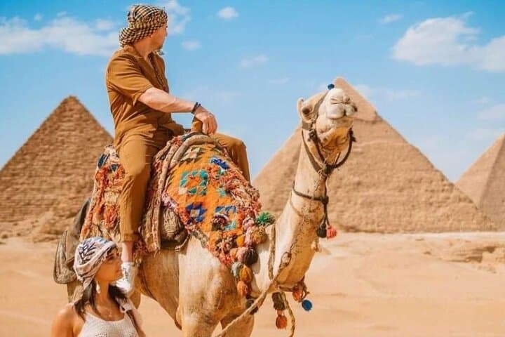Hurghada to Cairo VIP Day Trip — Pyramids, Sphinx & Egyptian Museum