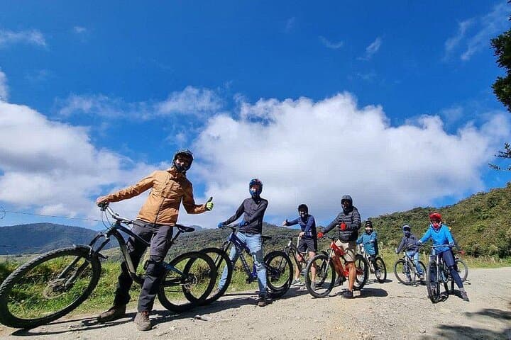 Downhill Bike Tour Salento — 21 km 4x4 Ascent, Wax Palm Hike & Epic Descent photo 3