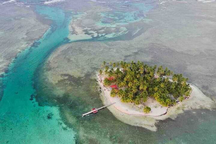San Blas Islands 2-Day Boat Tour & Overnight on Isla Yansailadup photo 6