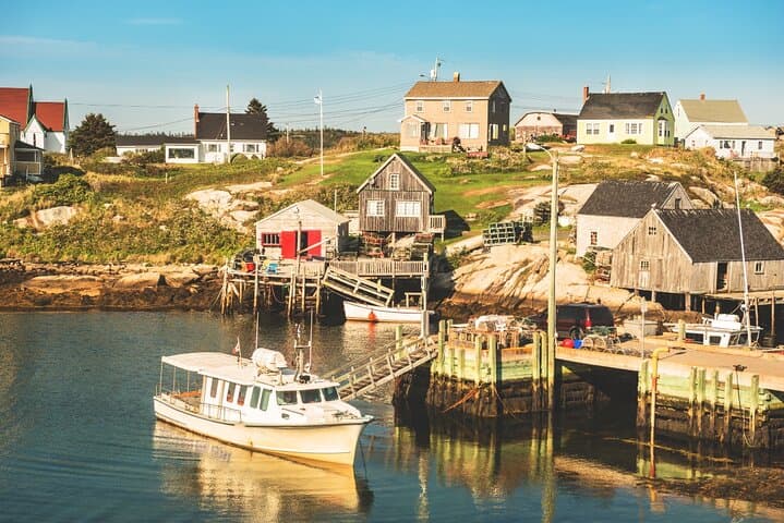 Halifax Private Full-Day: Peggy's Cove, Lunenburg & Mahone Bay Highlights photo 3