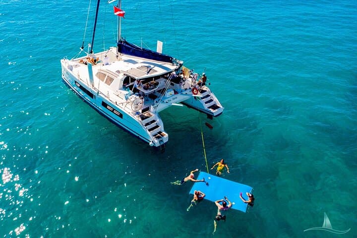 Private Luxury Catamaran Charter Waikiki – 3-Hour Snorkel & Sail photo 3