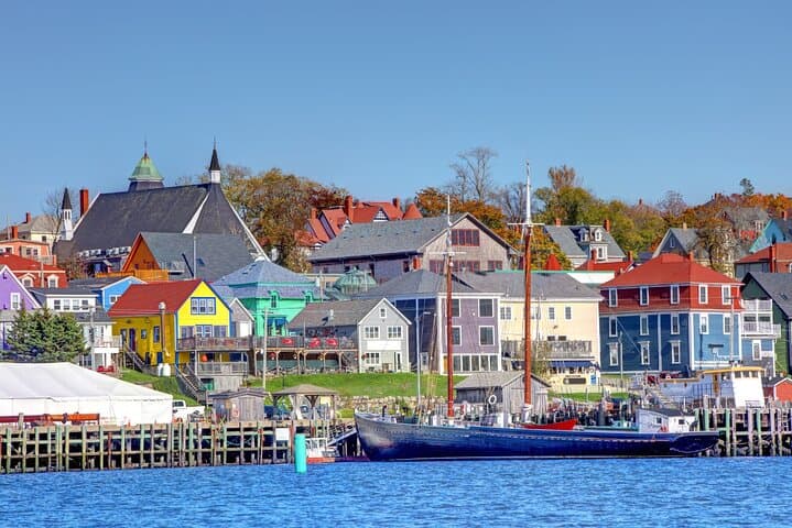 Halifax Private Full-Day: Peggy's Cove, Lunenburg & Mahone Bay Highlights