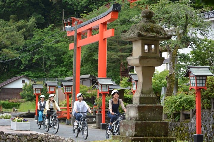 E-Bike Tsuwano Cycling Tour: Explore the 100 Sceneries with a Local Guide photo 3