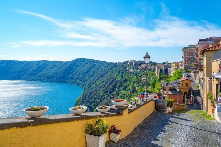 Castel Gandolfo and Nemi Small-Group Tour with Wine Tasting